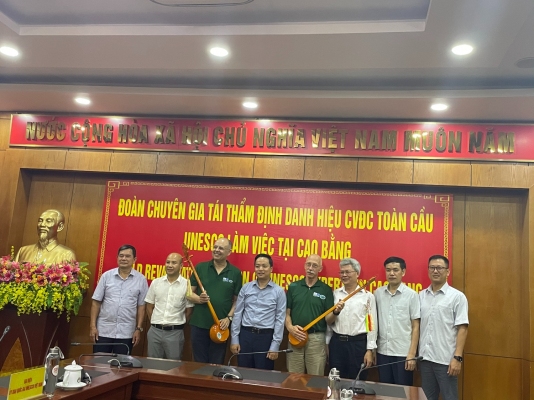 UNESCO experts met with Cao Bang Provincial People’s Committee on their revalidation mission in Cao Bang
