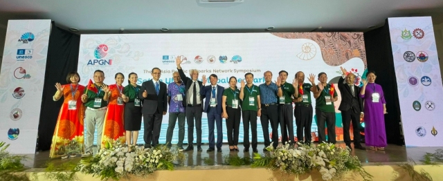 The delegation of Cao Bang province attended the 7th Asia Pacific Geoparks Network Symposium in Satun Province, Thailand