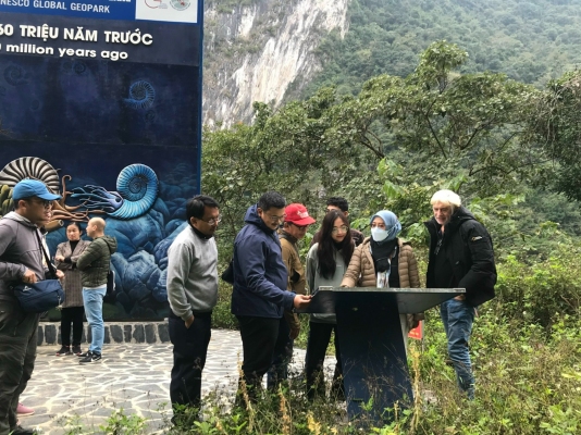 Đoàn công tác của Bộ Kế hoạch phát triển Quốc gia Cộng hòa In-đô-nê-xi-a khảo sát, học tập kinh nghiệm xây dựng và phát triển mô hìnhdanh hiệu Công viên địa chất toàn cầuCVĐC toàn cầu UNESCO tại Non nước Cao Bằng
