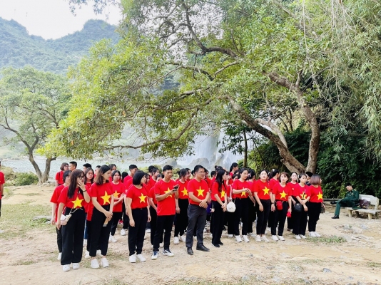 THPT Bằng Ca tổ chức công tác “Tuyên truyền Công viên địa chất non nước Cao Bằng”