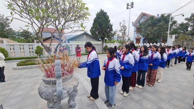 Câu lạc bộ “Cùng em khám phá Công viên địa chất” Trường THCS Đề Thám hướng tới các hoạt động tham gia phát huy giá trị điểm di sản gần trường học