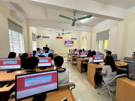Quang Uyen High School: Creativity in teaching integrated education about Non Nuoc Cao Bang Geopark