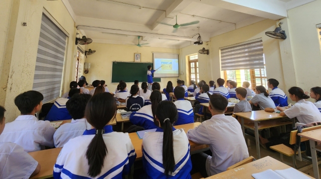 Câu lạc bộ “Cùng em khám phá Công viên địa chất” Trường THPT Hòa An gieo mầm tình yêu tiếng nói dân tộc