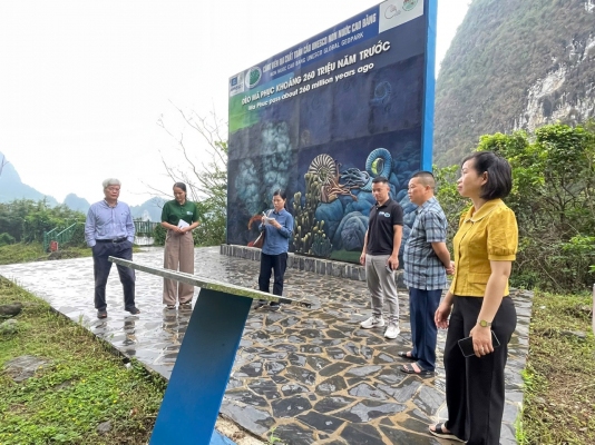 Khảo sát, đánh giá thực địa các tuyến du lịch trải nghiệm chuẩn bị cho tái thẩm định lần 2 danh hiệu Công viên địa chất toàn cầu UNESCO Non nước Cao Bằng
