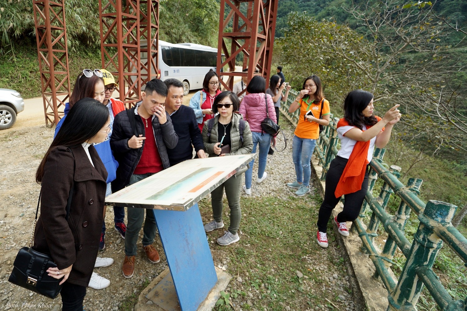 Đoàn khảo sát tiềm năng du lịch tại Tuyến trải nghiệm phía Tây của CVĐC Non nước Cao Bằng.
