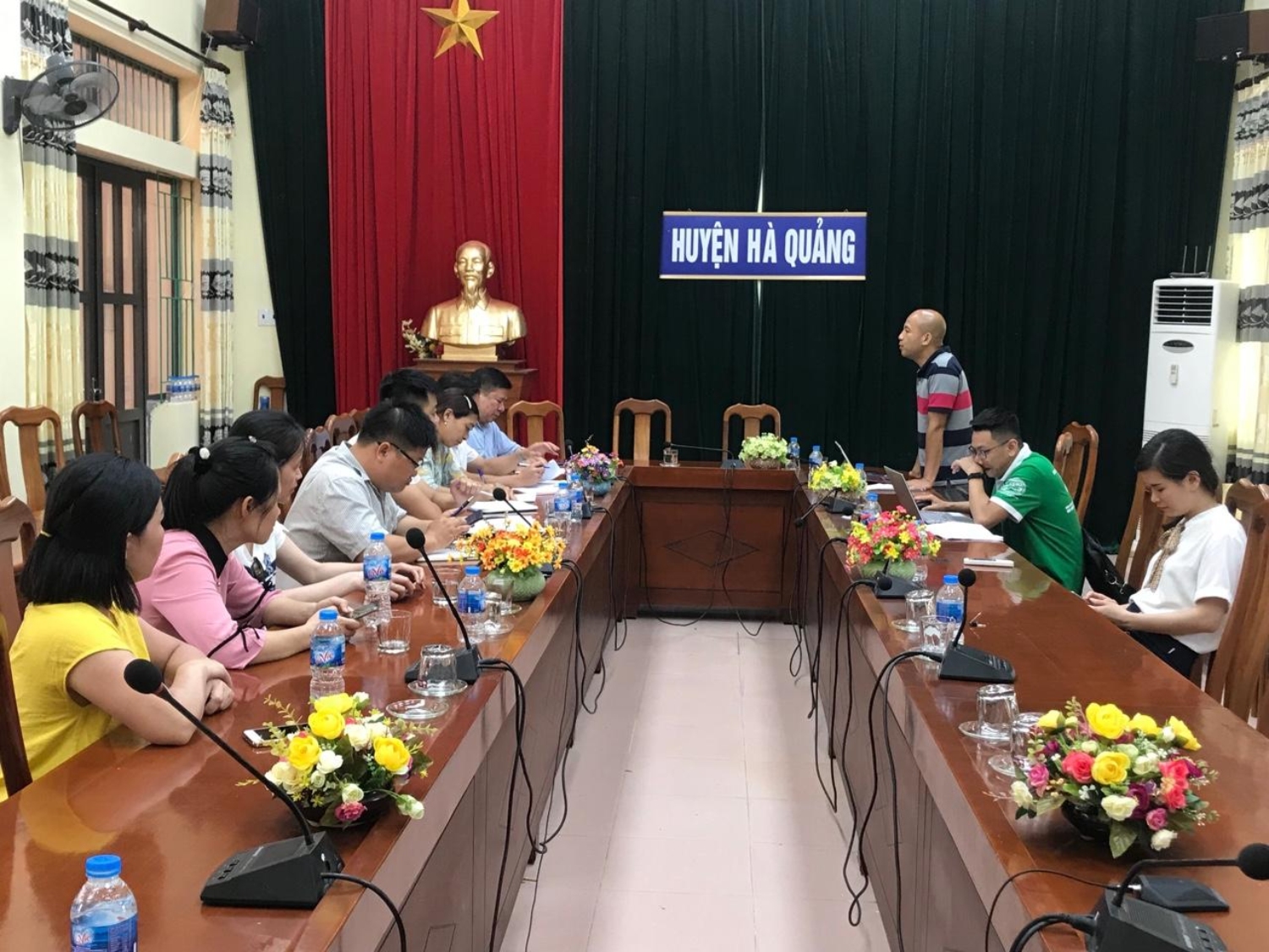 Decentralization of the management of information pannels in Non nuoc Cao Bang UGG