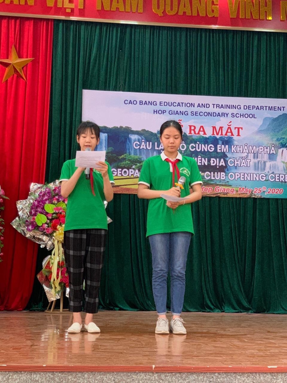 Opening ceremony of “Geopark discovery club” in Hop Giang secondary school