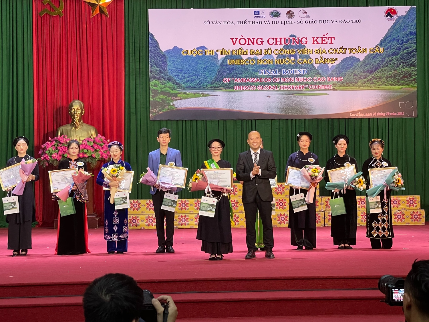 The final round of the “Ambassador of Non nuoc Cao Bang Unesco Global Geopark”