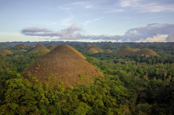 17 Các ngọn đồi Chocolate trong vùng CVĐC TC UNESCO đảo Bohol, the Philippines