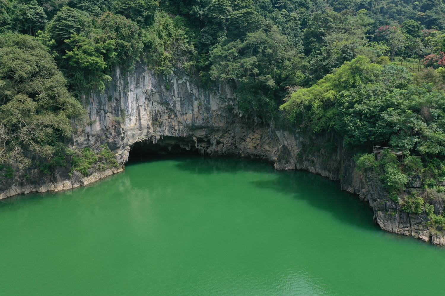 Hồ Thăng Hen 4