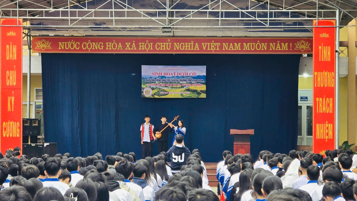 Tiết mục văn nghệ “tiếng tính quê hương”